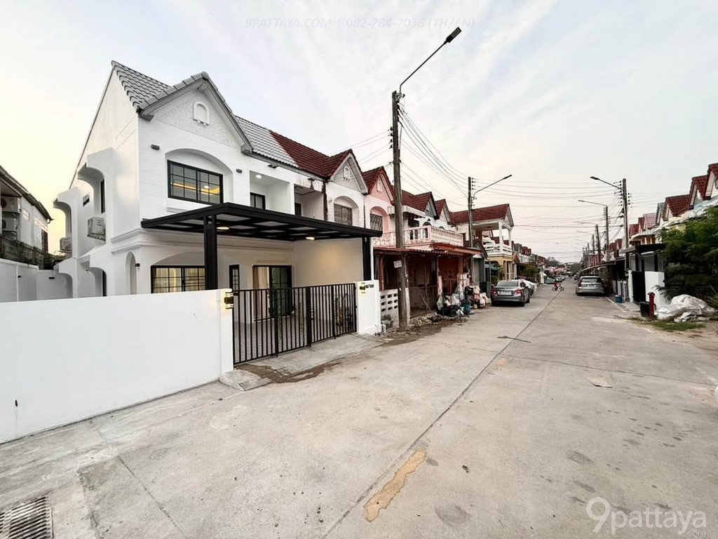 รูป ขาย | ทาวน์เฮาส์ 2 ชั้น หลังริม – สยามคันทรีคลับ พัทยา - รูปที่ 1/10