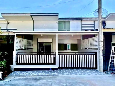 ทาวน์โฮม ชลบุรี : หมู่บ้านไลโอไพร์ท ขายทาวน์เฮ้าส์ 1 ชั้น ทำเลบ่อวิน ใกล้นิคม ผ่อนสบาย