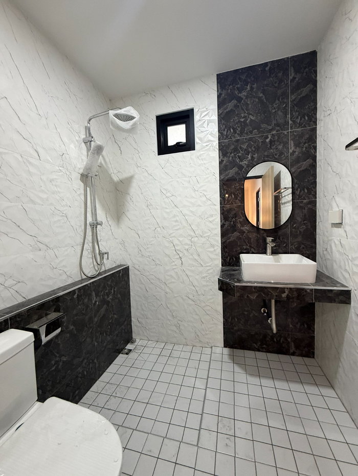 รูป บ้านเดี่ยวพัทยา บ้านใหม่ 2ชั้น 4ห้องนอน 3ห้องน้ำ ทรงโมเดิร์น ทำเลดี ใกล้เทศบาลหนองปลาไหล ใกล้ทางด่วนมอเตอร์เวย์ - รูปที่ 13/18