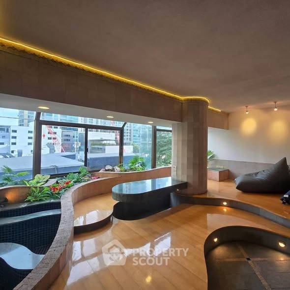 picture 2-BR Condo at Sithakarn Condominium near BTS Phloen Chit (ID 2399844) - 2/8