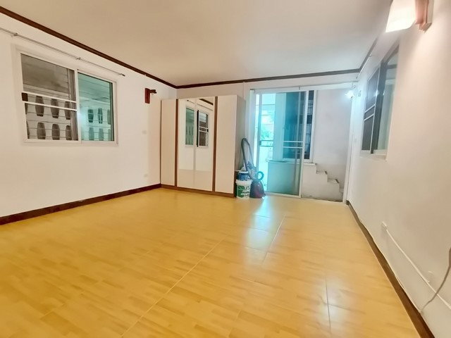 รูป บ้านเดี่ยวพร้อมอยู่ ใกล้สนามบินดอนเมือง ทำเลดีมาก! ✈️ “ซื้อแล้วอยู่ได้เลย” ต้องดูหลังนี้! - รูปที่ 14/24