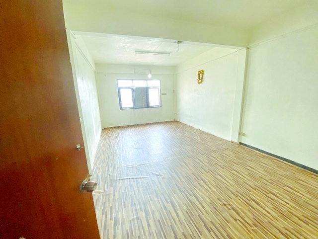 รูป แยกคลองตัน 800 ม. ApLรามคำแหง 1.5 กม.อาคารพาณิชย์ 4 ชั้น ติดถนนพัฒนาการ 4นอน 4น้ำ 19 ตร.ว. 300 ตร.ม.ทางด่วนศรีรัช 900 ม. - รูปที่ 3/8