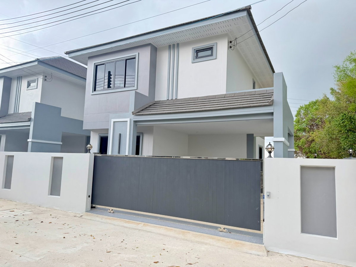 รูป บ้านเดี่ยวพัทยา บ้านใหม่ 2ชั้น 4ห้องนอน 3ห้องน้ำ ทรงโมเดิร์น ทำเลดี ใกล้เทศบาลหนองปลาไหล ใกล้ทางด่วนมอเตอร์เวย์ - รูปที่ 2/18