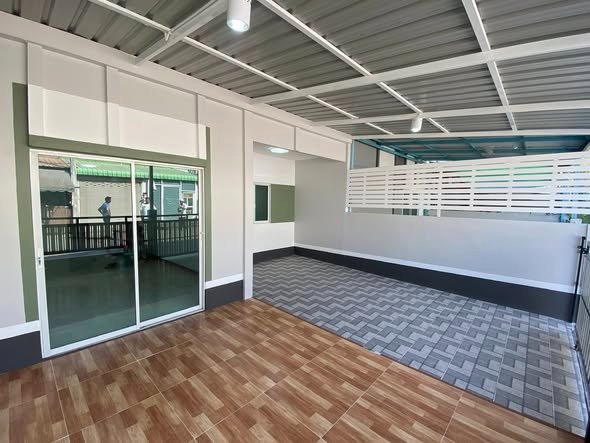 รูป หมู่บ้านไลโอไพร์ท ขายทาวน์เฮ้าส์ 1 ชั้น ทำเลบ่อวิน ใกล้นิคม ผ่อนสบาย - รูปที่ 3/10