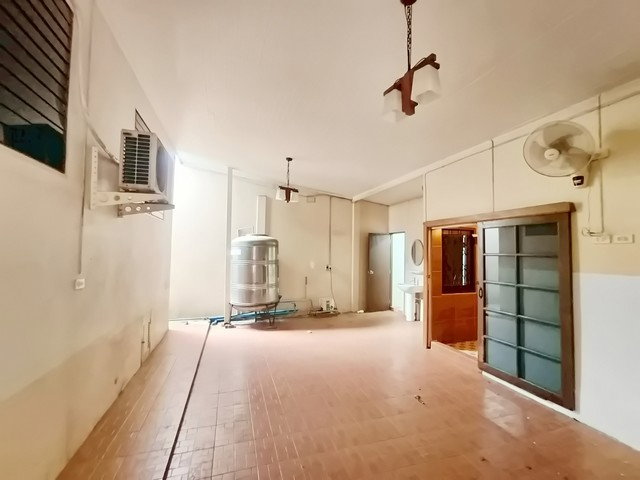 รูป บ้านเดี่ยวพร้อมอยู่ ใกล้สนามบินดอนเมือง ทำเลดีมาก! ✈️ “ซื้อแล้วอยู่ได้เลย” ต้องดูหลังนี้! - รูปที่ 19/24