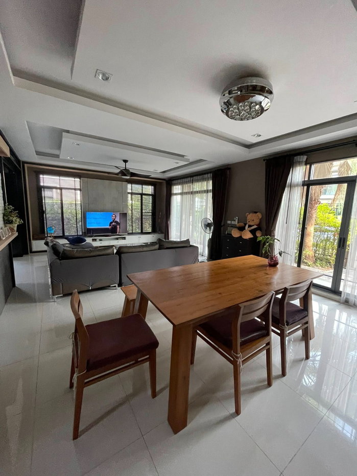 รูป ST13887 - The Palm Pattanakarn : Motor Way - รูปที่ 6/6