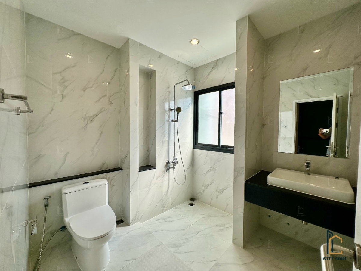 รูป 🔥For Rent!! ready to move-in 4 bath 80k - The Master @BTS Onnut 2 📞Call 090 919 9898 - รูปที่ 24/24