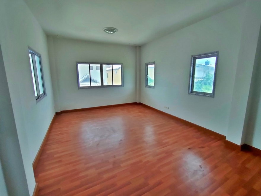 รูป บ้านเดี่ยว 2 ชั้น  โครงการ ชลดา ล้านนาไลฟ์  เชียงใหม่-ฮอด (108) ต. ป่าแดด อ.เมืองเชียงใหม่ จ.เชียงใหม่(ราคา 3,200,000 บาท)  - รูปที่ 15/17