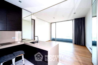 Condos for sale Big C Super Center Ratchadamri : 1-BR Condo at Saladaeng One near MRT Si Lom (ID 2746339)