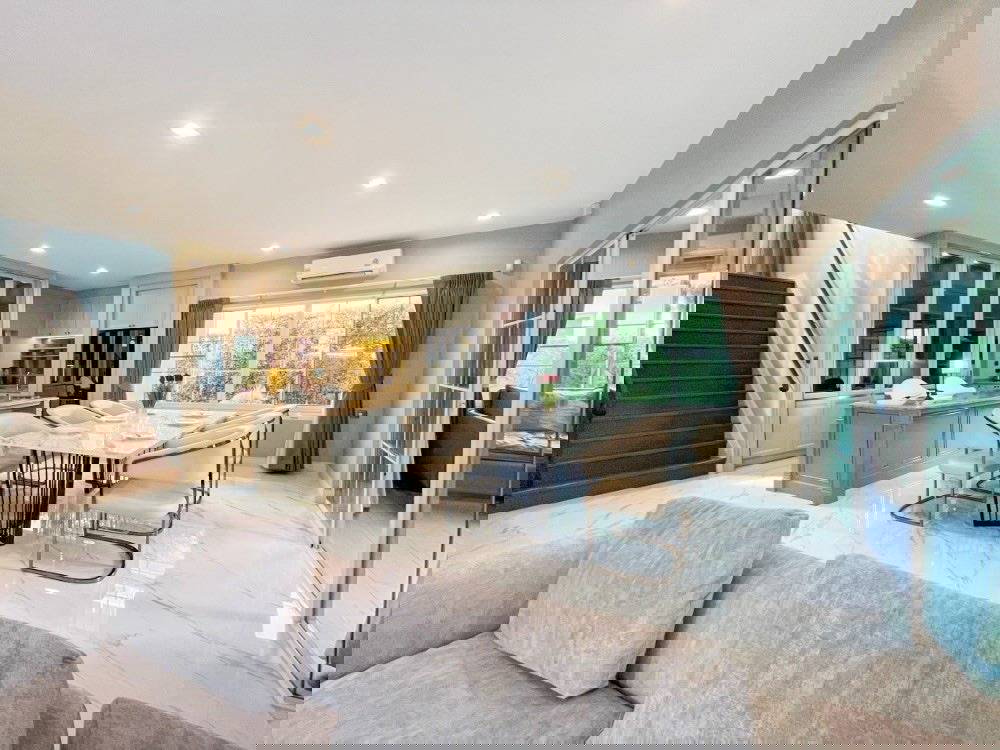 รูป ให้เช่า บ้านหรูแปลงมุม โครงการนันทวัน รามอินทรา–พหลฯ 50  ทิศใต้   4 นอน 4น้ำ ที่ดิน 108 ตร.ว. ใช้สอย 291 ตร.ม.   จอดรถ 4 คัน  เฟอร์ครบ พร้อมอยู่ - รูปที่ 10/25