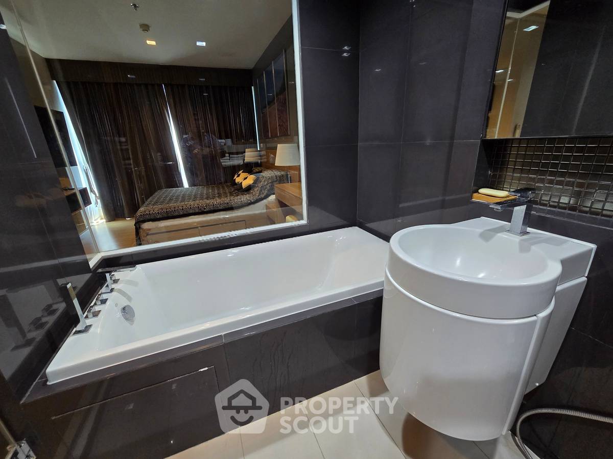 รูป คอนโด 2-ห้องนอน ที่ ริธึ่ม สาทร ใกล้ BTS สะพานตากสิน (ID 2746739) - รูปที่ 12/18