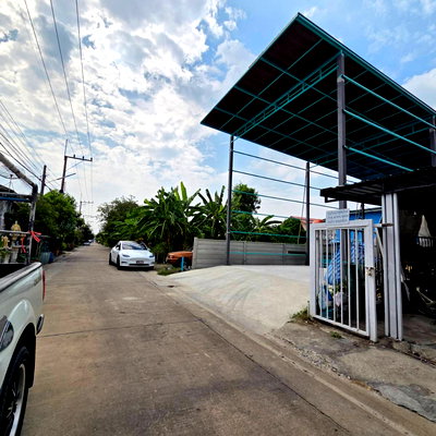 โรงงาน ลำลูกกา ปทุมธานี : ⭐ไม่ต้องเช่า!!⭐ขายโกดัง 41.7 ตรว. ใกล้สถานีรถไฟฟ้าคูคต สถานีคปอ รถไฟฟ้าสายสีเขียว มาแล้ว ไม่ต้องรอความเจริญ