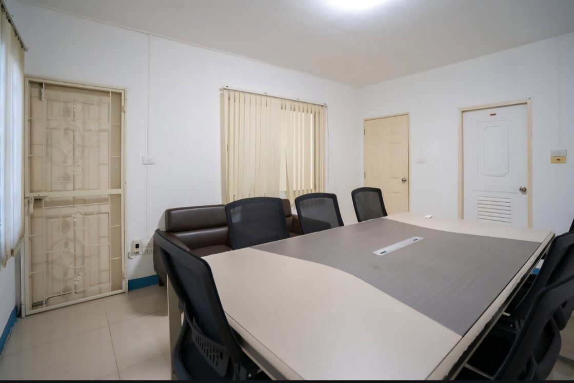 รูป โฮมออฟฟิศทันสมัย ตึก 4 ชั้น ใกล้สนามบินสุวรรณภูมิ | RK Biz Center **ค่าเช่า 42,000 บาท (ต่อรองได้) | 210 ตร.ม. ได้เฟอร์ตามรูป นัดชมได้ - รูปที่ 12/22