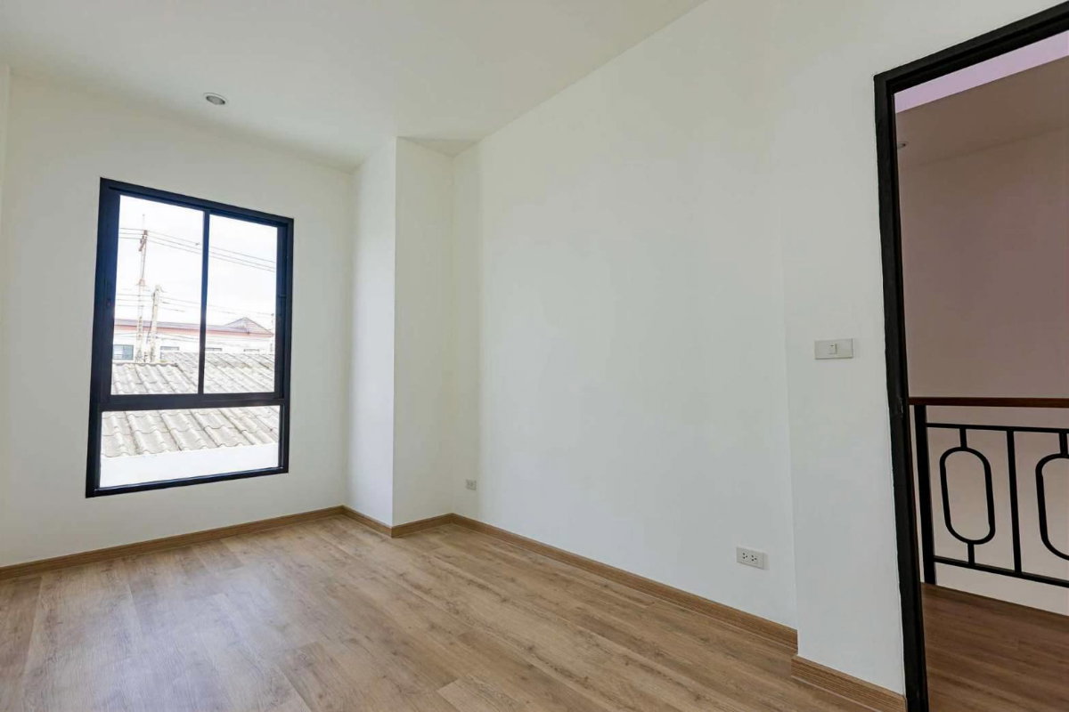 รูป ขายบ้านแฝดสร้างใหม่ พัทยากลาง ราคาเริ่มต้น 4.99 ล้าน หน้าบ้านกว้าง 3 นอน 3 น้ำ พื้นที่ใช้สอยเยอะ - รูปที่ 16/23