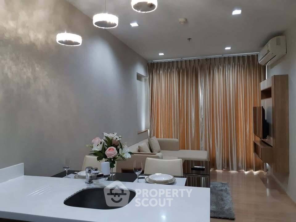 รูป คอนโด 1-ห้องนอน ที่ ริธึ่ม สาทร ใกล้ BTS สะพานตากสิน (ID 2746810) - รูปที่ 2/6