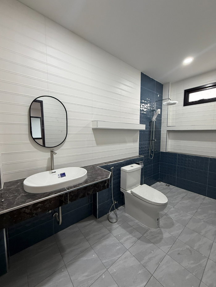 รูป บ้านเดี่ยวพัทยา บ้านใหม่ 2ชั้น 4ห้องนอน 3ห้องน้ำ ทรงโมเดิร์น ทำเลดี ใกล้เทศบาลหนองปลาไหล ใกล้ทางด่วนมอเตอร์เวย์ - รูปที่ 11/18