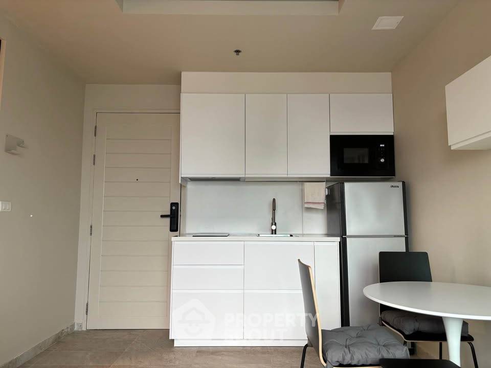 picture High-Floor 1-BR 32 Sqm At Thru Thonglor, Near MRT (ID 2744883) - 2/20
