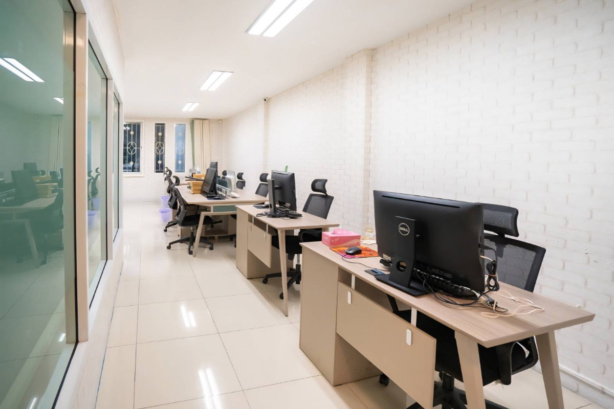 รูป โฮมออฟฟิศทันสมัย ตึก 4 ชั้น ใกล้สนามบินสุวรรณภูมิ | RK Biz Center **ค่าเช่า 42,000 บาท (ต่อรองได้) | 210 ตร.ม. ได้เฟอร์ตามรูป นัดชมได้ - รูปที่ 7/22