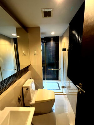 Condos for sale : 📌 For Sell Condo RHYTHM SATHORN Building N, Floor 4,1 bed room, Room size 38 sqm