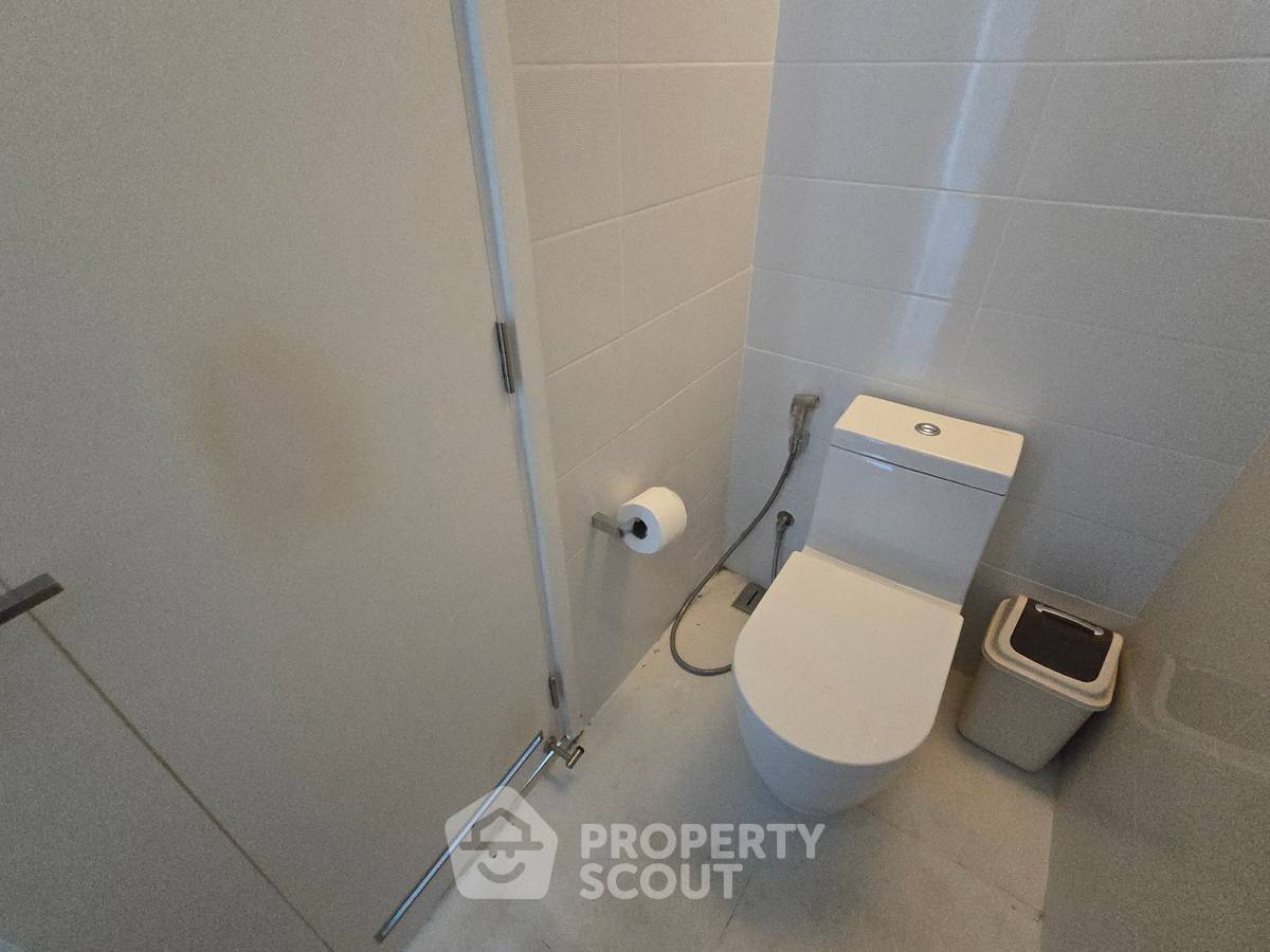 รูป คอนโด 2-ห้องนอน ที่ เดอะ รูม สุขุมวิท 21 ใกล้ MRT สุขุมวิท (ID 2744689) - รูปที่ 17/21