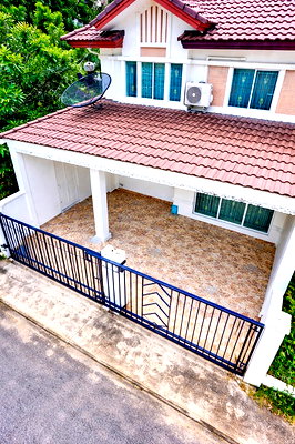 เช่าทาวน์โฮม ลำลูกกา คลองสาม : โกดังรังสิต ใกล้ตลาดรังสิตคลอง2 18 ตร.ว. 150 ตร.ม. ติดถนน. รังสิต-นครนายก คลอง 2-3 ทาวน์เฮาส์ 2 ชั้น 3 นอน รร.ประชาธิปัตย์ 800 ม.