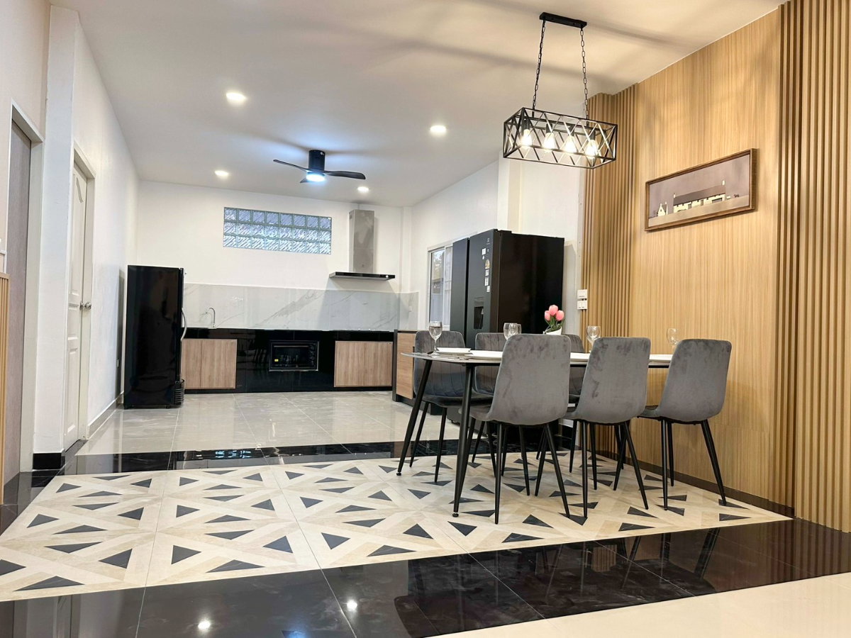 รูป บ้านเดี่ยวเรโนเวทใหม่ทั้งหลัง เนื้อที่กว้าง 207 ตารางวา พร้อมสระว่ายน้ำส่วนตัว พัทยา พร้อมอยู่ - รูปที่ 41/48