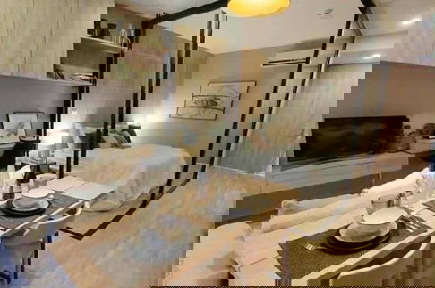 Blossom Condo@Sathorn Charoenrat【𝐑𝐄𝐍𝐓】🔥Rooms with soft tones and a warm, inviting atmosphere, perfect for relaxation🔥 Contact Line ID: @hacondo