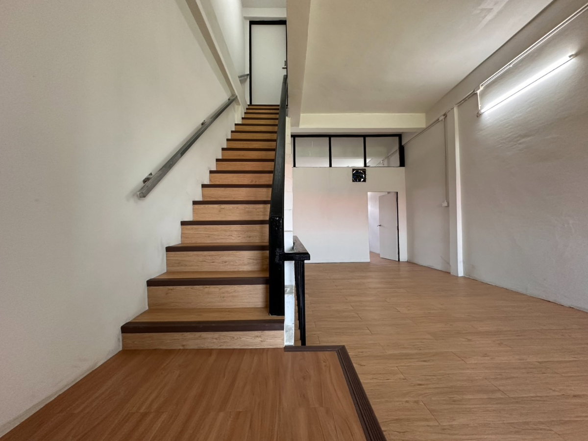 รูป ขายตึกแถวรีโนเวทใหม่ ใกล้แยกปอยหลวง เชียงใหม่   - รูปที่ 19/24