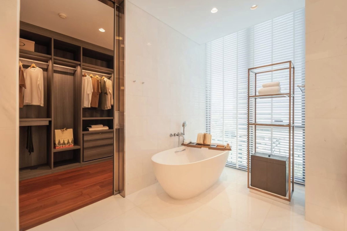 รูป Rare Unit! ให้เช่า Kempinski Residences หลังสวน 2BR 157 ตรม. ชั้น 10 เพียง 250k - รูปที่ 2/11