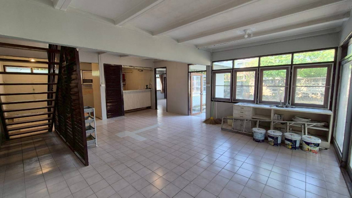 รูป ให้เช่าบ้านเดี่ยว 2 ชั้น เสรีไทย 57 - มีสวนข้างบ้านขนาดใหญ่ - รูปที่ 6/30