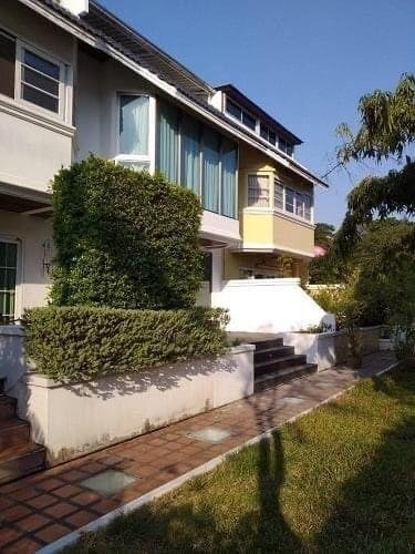 รูป LTHC6054 – Townhouse in Compound FOR RENT in Thonglor 3 beds 3 baths size 340 Sq.M. Nearly BTS Thonglor station ONLY 89k/Month - รูปที่ 1/5