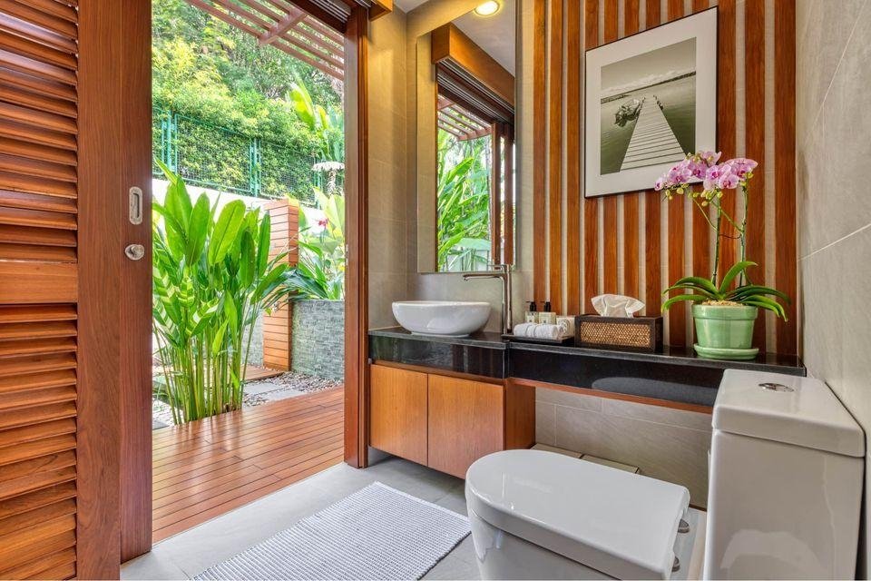 รูป LTHC6078 – Single House with Private Swimming Pool FOR SALE 3 beds 3 baths size 842 Sq.M. Nearby BTS Punnawithi station ONLY 118 MB - รูปที่ 7/8