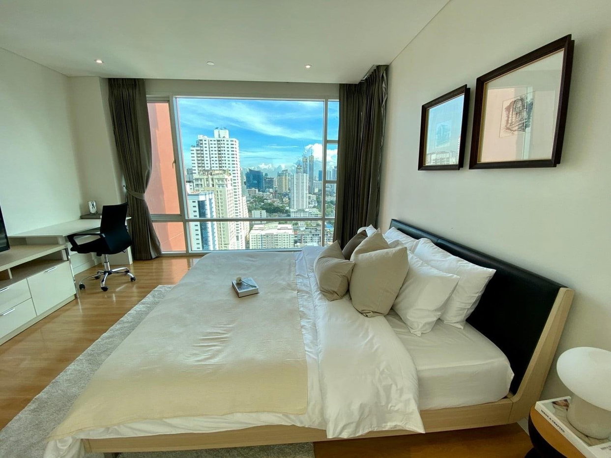 รูป LTH5511 – Fullerton FOR SALE 2 beds 2 baths size 105 Sq.M. Nearby BTS Ekkamai station ONLY 21 MB - รูปที่ 2/6