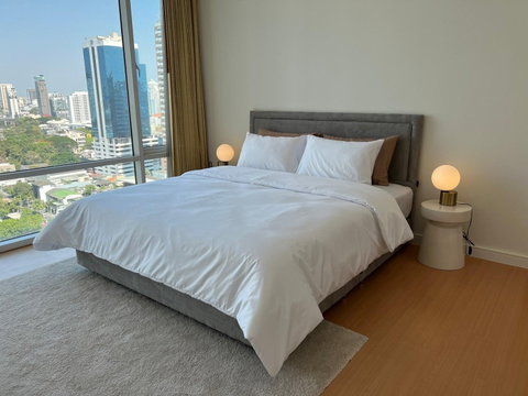 LTH5505 – Fullerton FOR SALE 2 beds 2 baths size 96 Sq.M. Nearby BTS Ekkamai station ONLY 21 MB