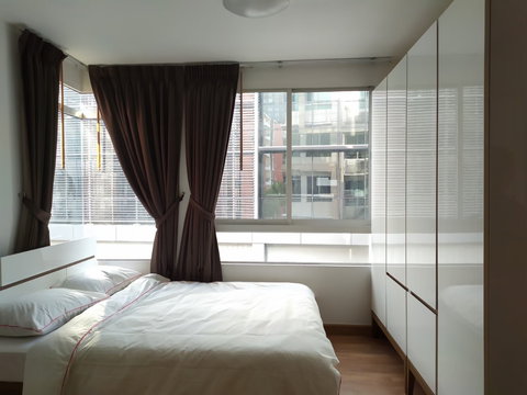 [Rent] P-48318 | Ivy Ratchada | Studio 1 Bath, 4th Fl. Bldg C | Fully Furnished | [12,000 THB] | Line @easythaihome | 085-592-2897