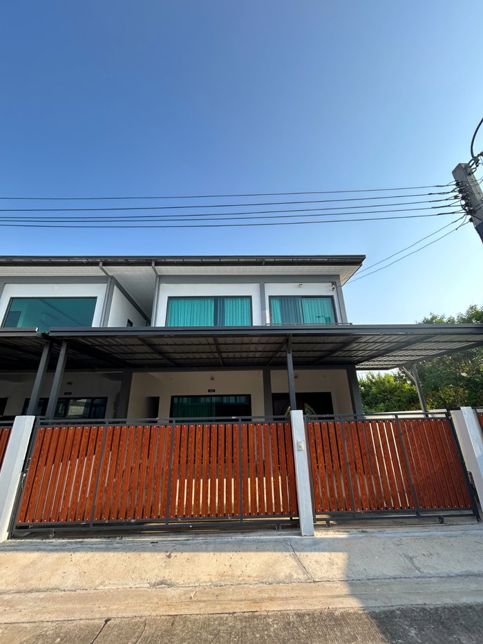 รูป ให้เช่าบ้านแฝดใหม่หลังมุม พร้อมเฟอร์นิเจอร์ครบ 3 ห้องนอน 3 ห้องน้ำ 2 ที่จอดรถ อ่างอาบน้ำ บางเขน ใกล้รถไฟฟ้าสายหยุด 19000 บาท - รูปที่ 2/27