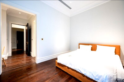 คอนโดให้เช่า : LTHC5766 – 98 Wireless FOR RENT 2 beds 3 baths size 132 Sq.M. Nearby BTS Phloen Chit station ONLY 150k/Month