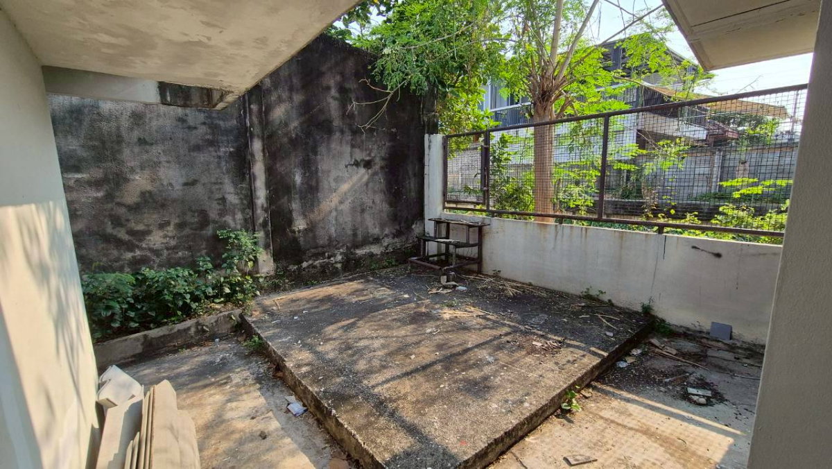 รูป ให้เช่าบ้านเดี่ยว 2 ชั้น เสรีไทย 57 - มีสวนข้างบ้านขนาดใหญ่ - รูปที่ 28/30