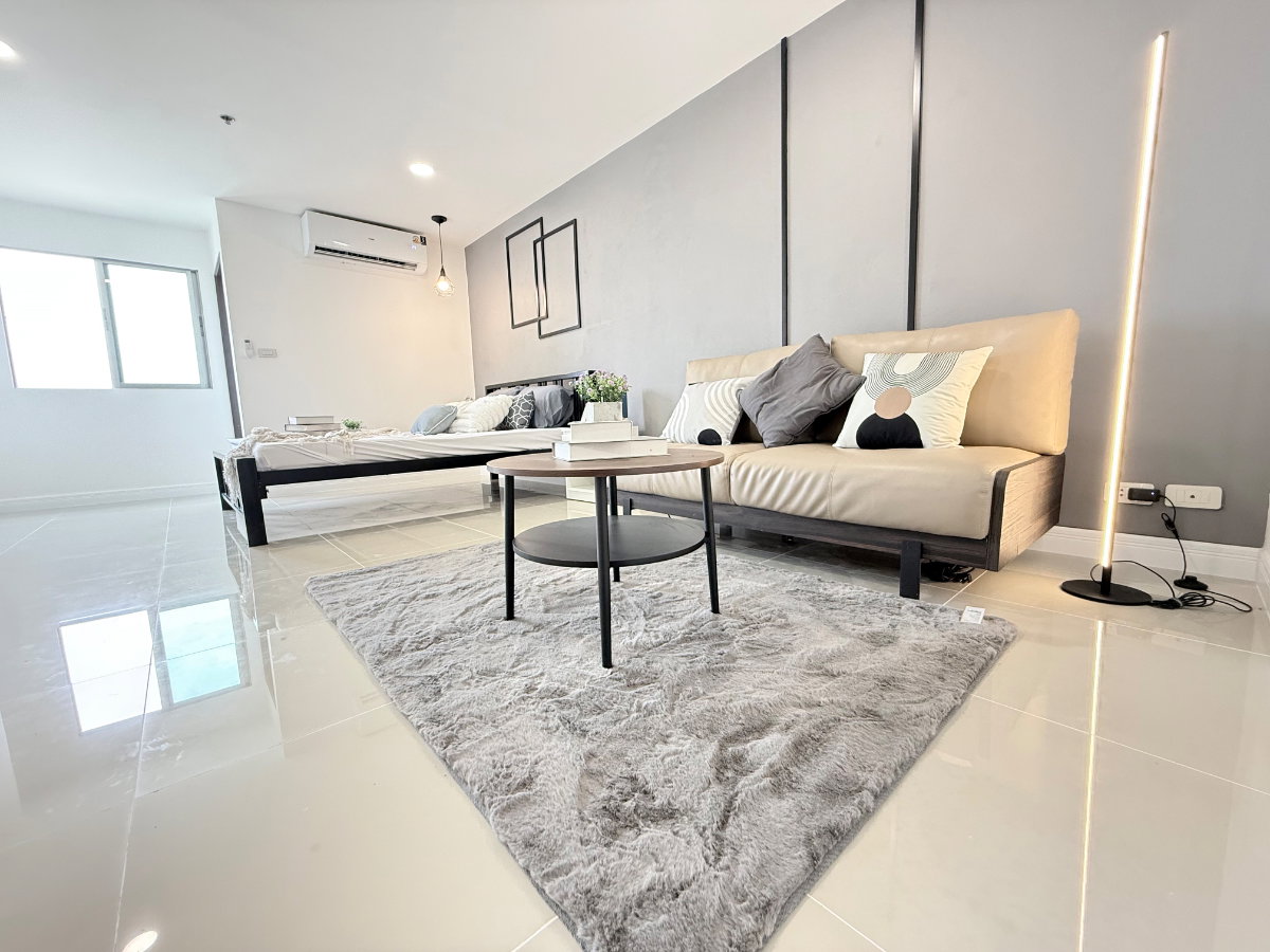 รูป ขายด่วน!! ห้องสตูดิโอ วิวสนามบิน รีโนเวทใหม่พร้อมอยู่ - รูปที่ 5/7