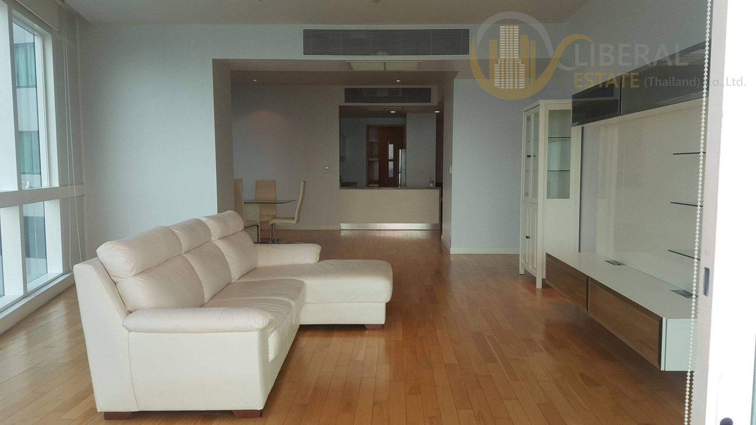 รูป LTH370 – Condo @ Millennium Residence FOR RENT 3 Beds 2 Baths 193 Sq.M. on very high floor ONLY 120,000 THB / Month - รูปที่ 2/12