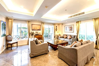ขายคอนโด : LTH5449 – La Vie En Rose Place FOR SALE 3 bedrooms 3 bathrooms size 197 Sq.M. near BTS Thonglor Station ONLY 23.9 MB