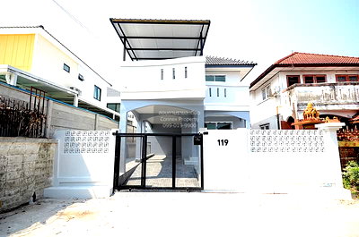 บ้านเดี่ยว ม.รังสิต : ขายบ้าน  อัมพร เทิดราชัน 17  รีโนเวทใหม่ สีกัน เขต ดอนเมือง กรุงเทพ CX-149850 ✅ ทักไลน์ @connexproperty ตอบทันที ทีมงานมืออาชีพ ✅