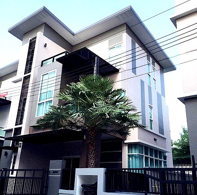 เช่าบ้านเดี่ยว เขตจตุจักร : LTH5944 – House FOR RENT in Lat Phrao 3 beds 4 baths size 48 SQ.W. Nearby MRT Lat Phrao ONLY 65k/Month