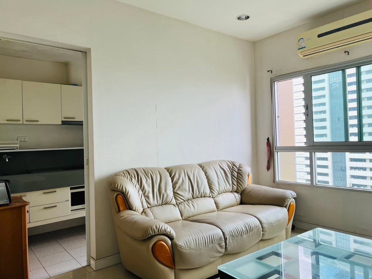 picture Q House Condo Sathon  For Sale 4,39 - 8/12