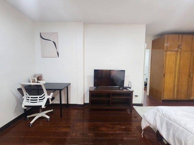รูป MHR77 Prime Location! บ้านเดี่ยวหลังใหญ่ 70 ตร.ว. ใจกลางห้วยขวาง ใกล้สถานทูตจีน เหมาะสำหรับครอบครัวใหญ่หรือ Expat - รูปที่ 6/11