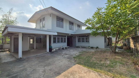 ให้เช่าบ้านเดี่ยว 2 ชั้น เสรีไทย 57 - มีสวนข้างบ้านขนาดใหญ่