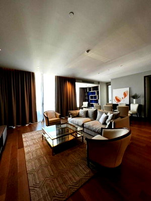 ขายคอนโด : LTHC5917 – Kraam Sukhumvit 26 FOR SALE 3 beds 3 baths size 177.53 Sq.M. Nearby BTS Phrom Phong station ONLY65 MB