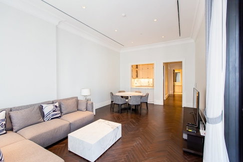 LTHC5768 – 98 Wireless FOR RENT 2 beds 3 baths size 145.51 Sq.M. Nearby BTS Phloen Chit station ONLY 250k/Month