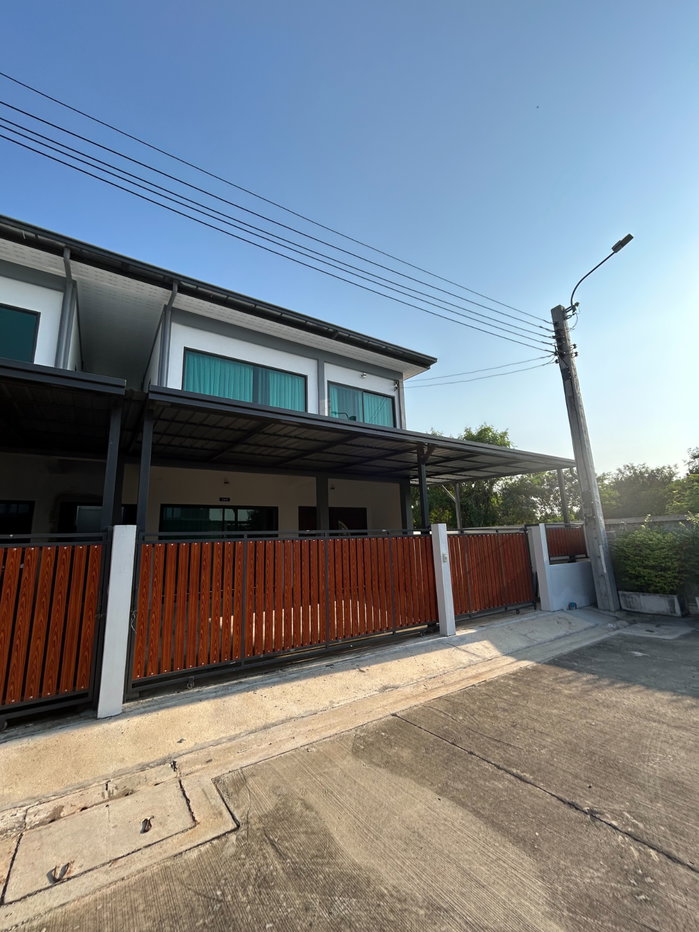 รูป ให้เช่าบ้านแฝดใหม่หลังมุม พร้อมเฟอร์นิเจอร์ครบ 3 ห้องนอน 3 ห้องน้ำ 2 ที่จอดรถ อ่างอาบน้ำ บางเขน ใกล้รถไฟฟ้าสายหยุด 19000 บาท - รูปที่ 1/27