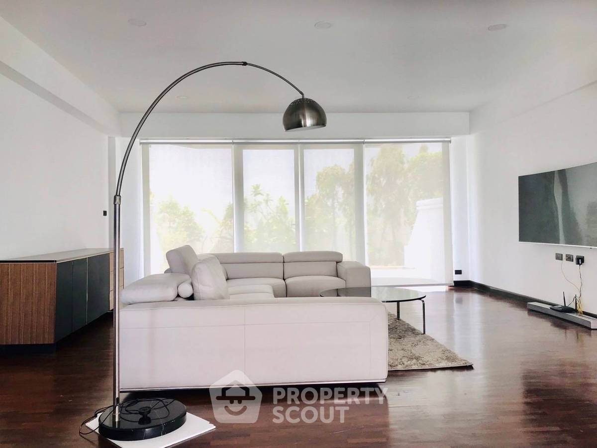 รูป ทาวน์เฮ้าส์ 4-ห้องนอน ใกล้ พร้อมพงษ์ (ID 2751832) - รูปที่ 2/9